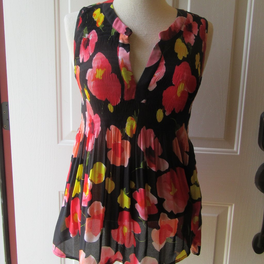 Flowy Floral Sleeveless Blouse By Spense Size L